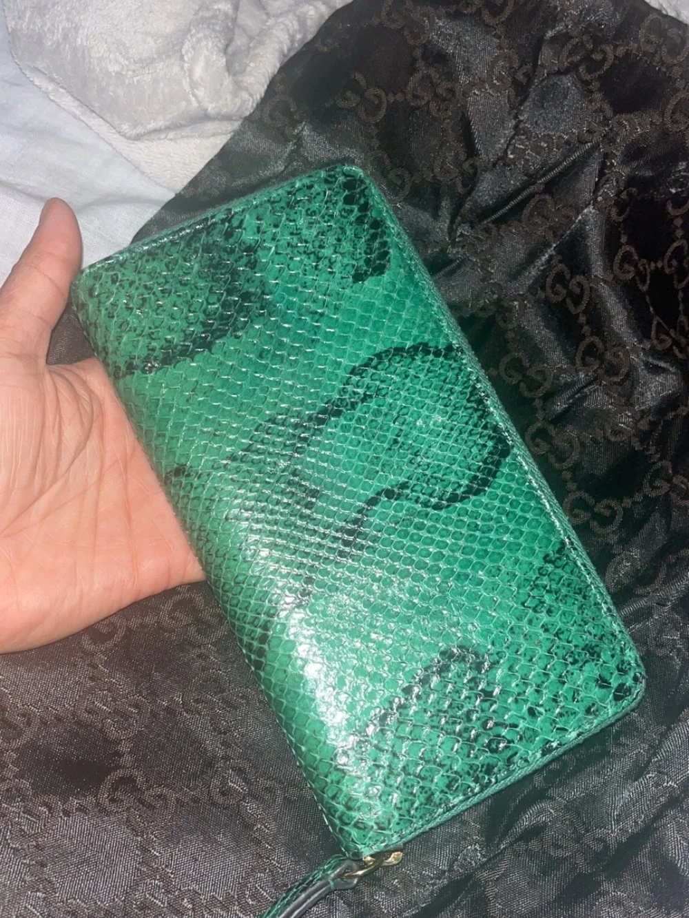 Gucci Emerald Green Python Zip Wallet with Gold Double G - Picture 10 of 16